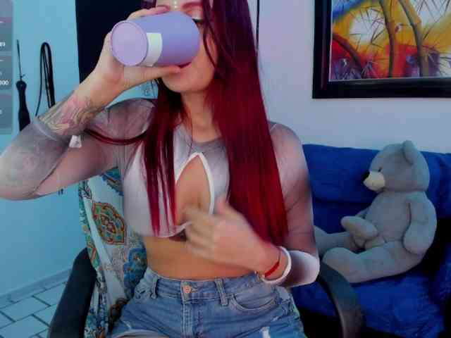 Laurahoot20 webcam