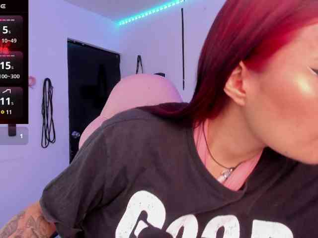 Laurahoot20 webcam