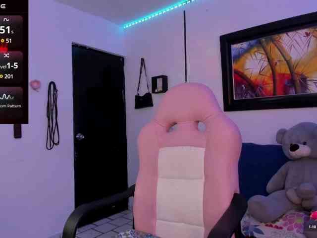 Laurahoot20 webcam