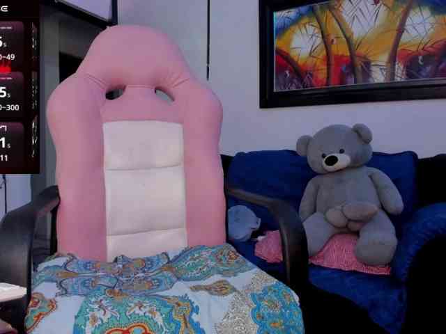 Laurahoot20 webcam