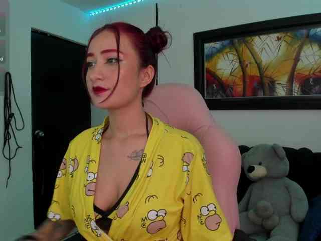 Laurahoot20's webcam live show