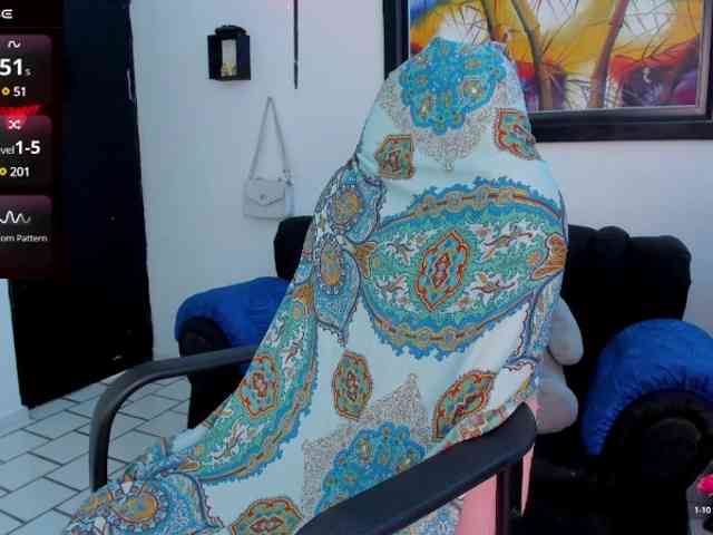Laurahoot20 webcam