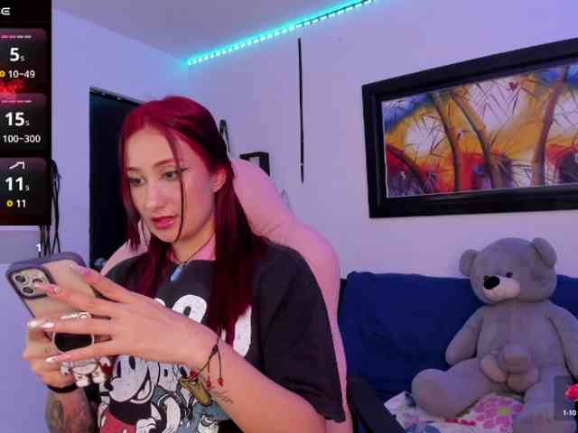 Laurahoot20 webcam