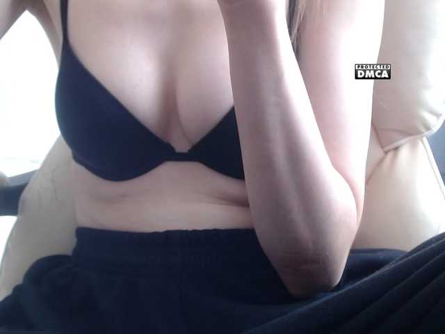arishaaaa01's BongaCams show and profile