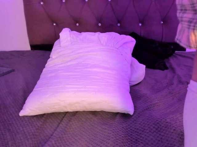 Alysson-18's BongaCams show and profile