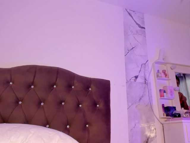 Alysson-18's BongaCams show and profile