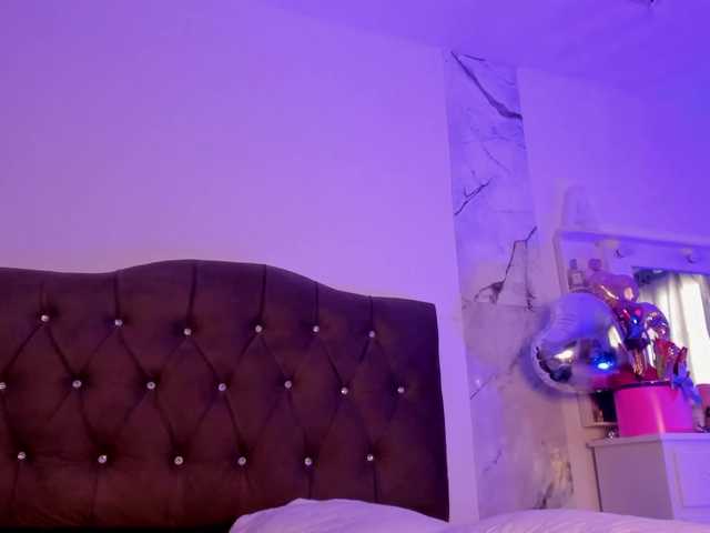 Alysson-18's BongaCams show and profile