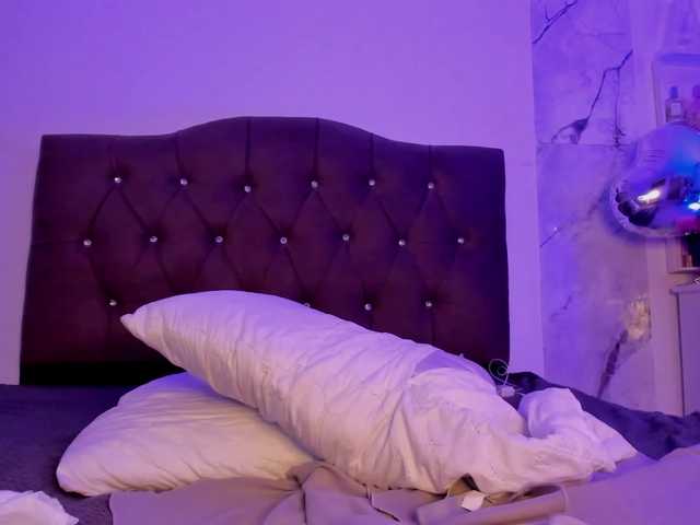 Alysson-18's BongaCams show and profile