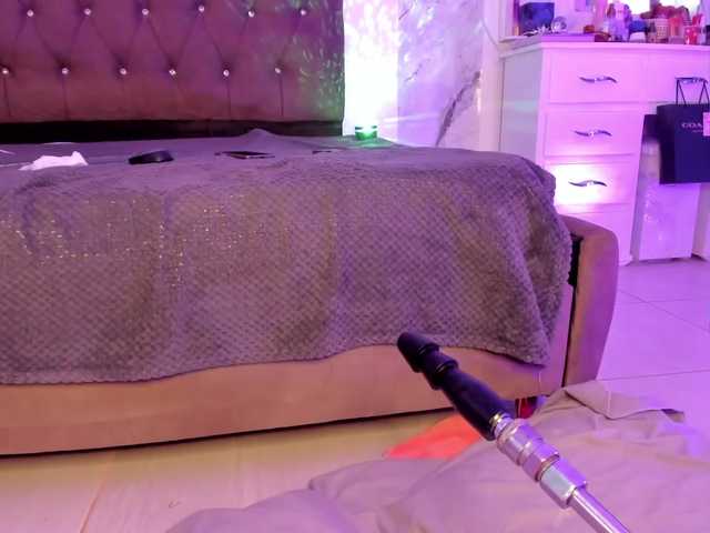 Alysson-18's BongaCams show and profile