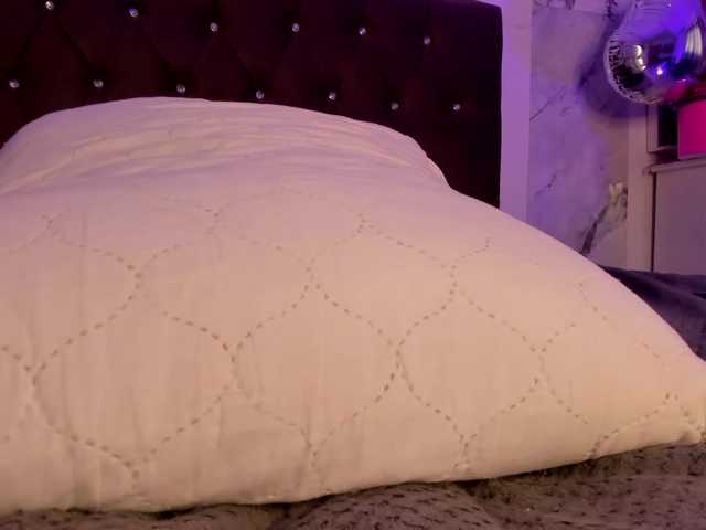 Alysson-18's BongaCams show and profile