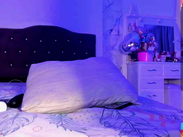 Alysson-18 Alysson-18