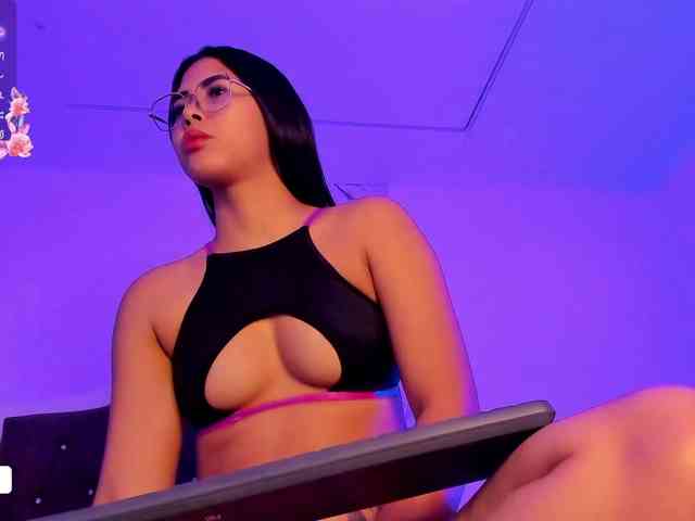 Alysson-18 Alysson-18