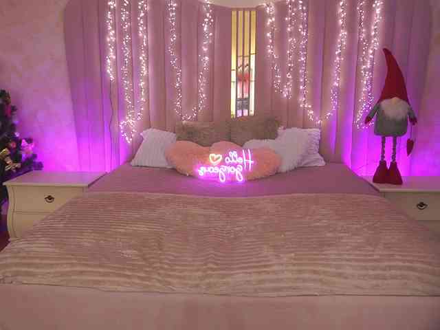 CrystalBarbie webcam