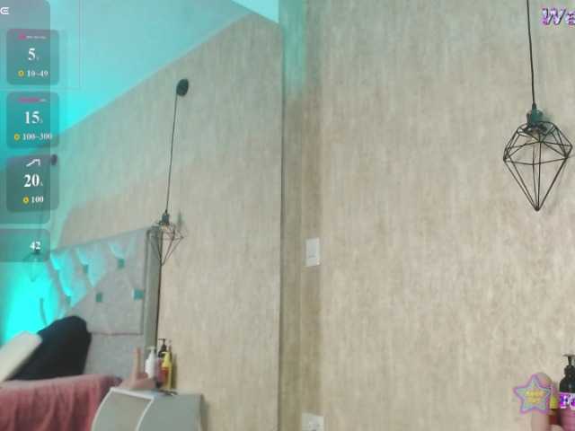 Danielaa-a's BongaCams show and profile