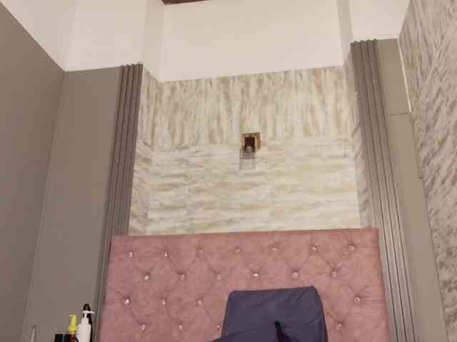 Danielaa-a Live Webcam on BongaCams