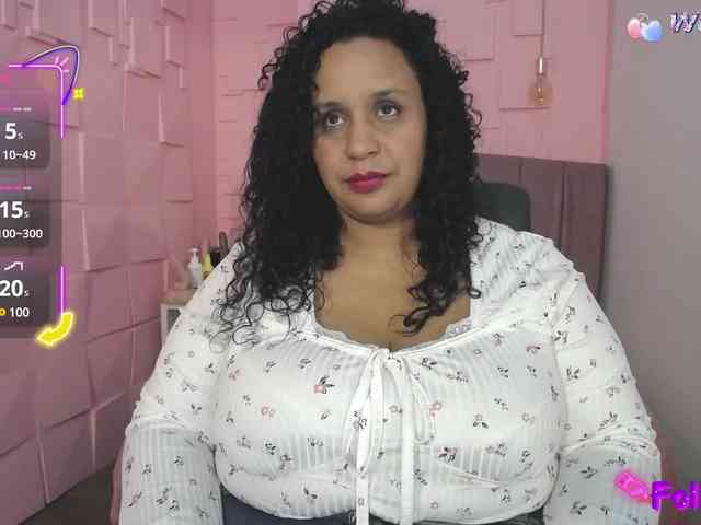 Danielaa-a Live Webcam on BongaCams