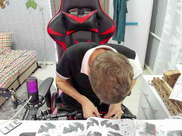 alex13hot1 alex13hot1