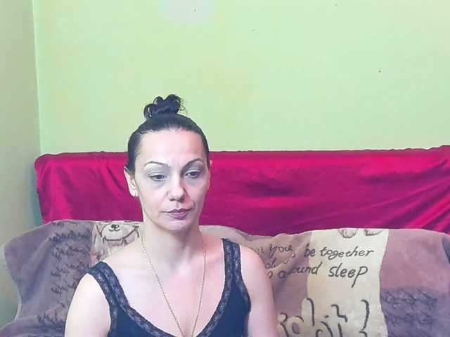 BettyVespoli live cam profile