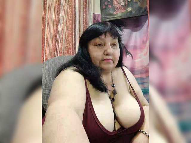 Nezsbudka's BongaCams show and profile