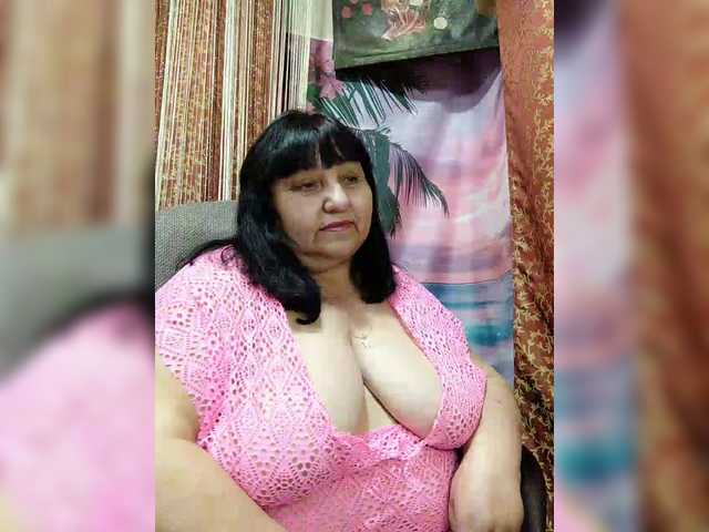 Nezsbudka's BongaCams show and profile