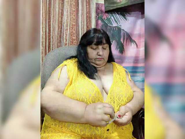 Nezsbudka's BongaCams show and profile