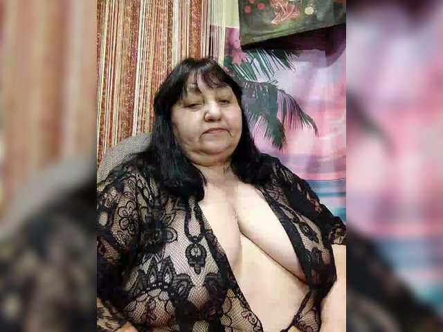 Nezsbudka's BongaCams show and profile