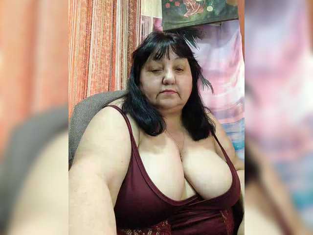 Nezsbudka's BongaCams show and profile