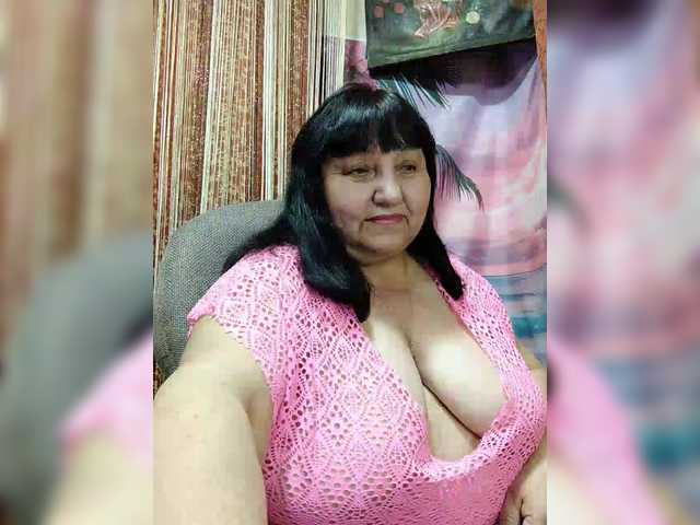 Nezsbudka's BongaCams show and profile