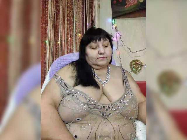 Nezsbudka's BongaCams show and profile