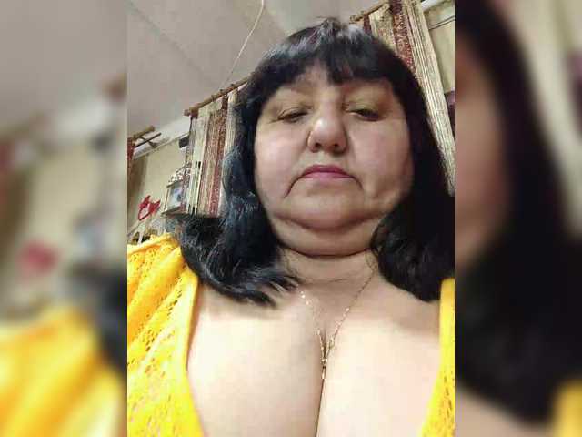 Nezsbudka's BongaCams show and profile