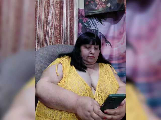 Nezsbudka's BongaCams show and profile