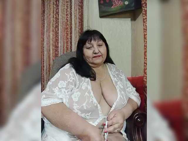 Nezsbudka's BongaCams show and profile