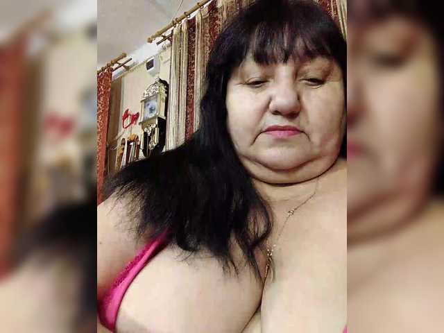 Nezsbudka's BongaCams show and profile