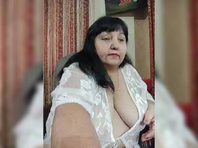 Nezsbudka's BongaCams show and profile