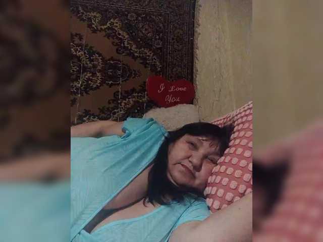 Nezsbudka's BongaCams show and profile