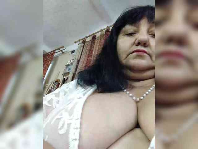 Nezsbudka Live Webcam on BongaCams