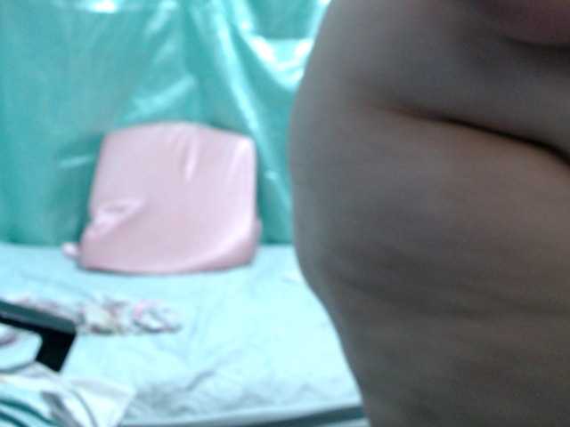 squirtbbw's BongaCams show and profile