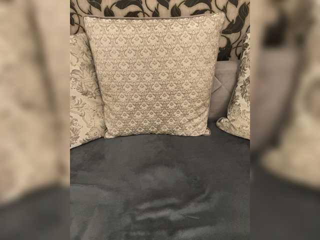 Raduga-25's BongaCams show and profile