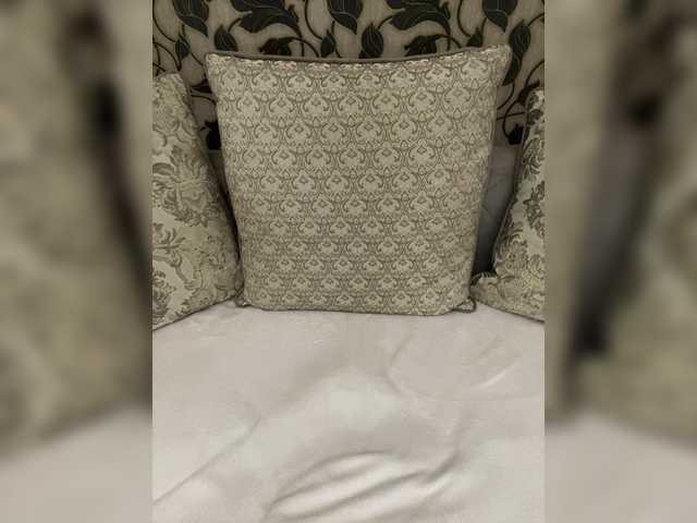 Raduga-25's BongaCams show and profile