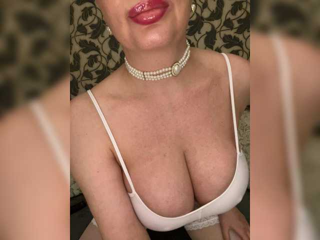 Raduga-25's BongaCams show and profile