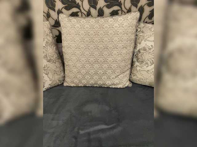 Raduga-25's BongaCams show and profile