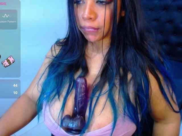 LatynxDayhannis webcam