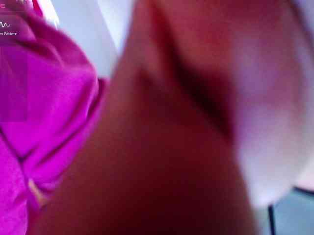 LatynxDayhannis webcam