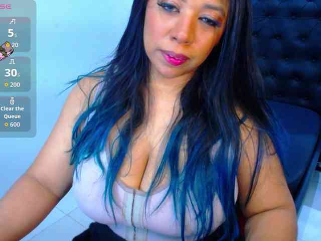 LatynxDayhannis webcam