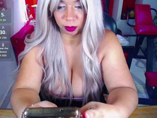 LatynxDayhannis webcam