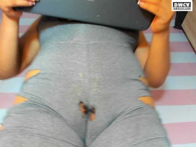 LoveQuinn's BongaCams show and profile