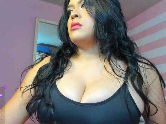 LoveQuinn webcam