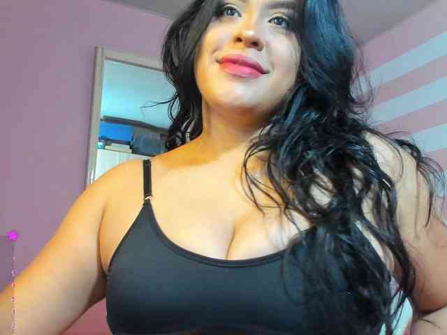 LoveQuinn webcam
