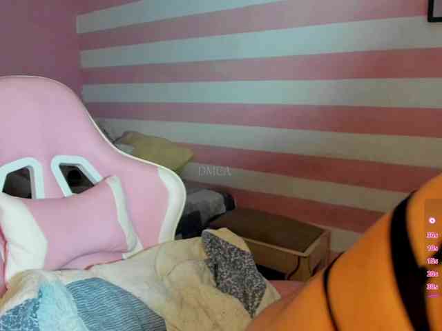 LoveQuinn webcam