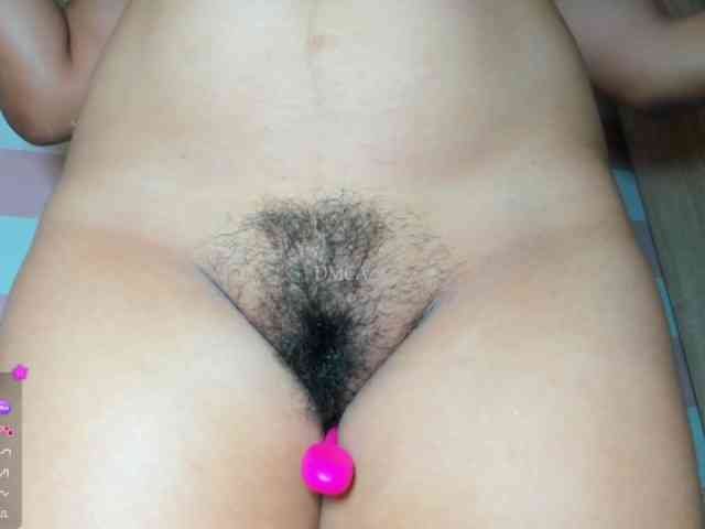 LoveQuinn webcam